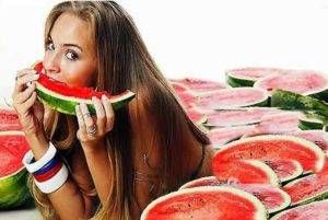 кушать арбуз