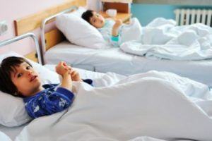дети лежат в больнице